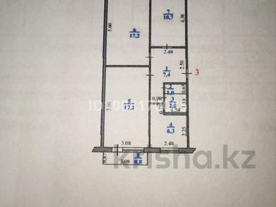3-комнатная квартира · 62.4 м² · 1/5 этаж, Ивана Ларина 9 — Район ЦОНа за 16.8 млн ₸ в Уральске