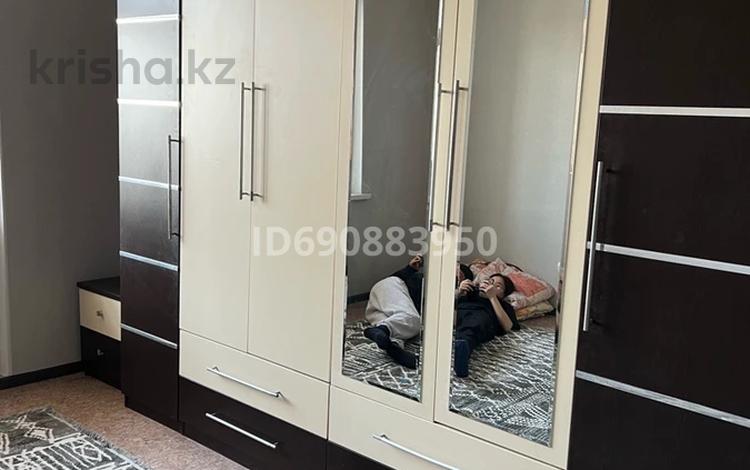 2 бөлме · 70 м² · 9 қабат, мкр Акбулак 6, бағасы: 60 000 ₸ в Алматы, Алатауский р-н — фото 2