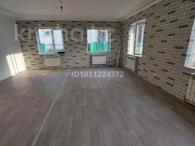 Отдельный дом · 3 комнаты · 100 м² · 4 сот., Макашева 22 — Рядом Цон больница и т.д за 200 000 〒 в Каскелене