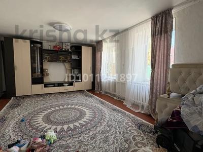 Отдельный дом · 4 комнаты · 100 м² · 6.5 сот., Жусип баласагун 99 — Сулейманова и проспект жамбыла за 23 млн ₸ в Таразе