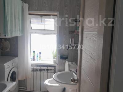 Жеке үй · 3 бөлме · 65 м² · 17 жүзд., Калинина 13 — Район ДВД, бағасы: 30 млн ₸ в Усть-Каменогорске