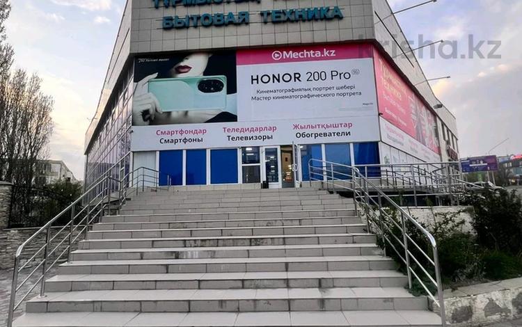 Свободное назначение, офисы, магазины и бутики, фитнес и спорт, медцентры и аптеки, образование, развлечения, кабинеты и рабочие места · 700 м² за 2.8 млн 〒 в Актау, 14-й мкр — фото 8