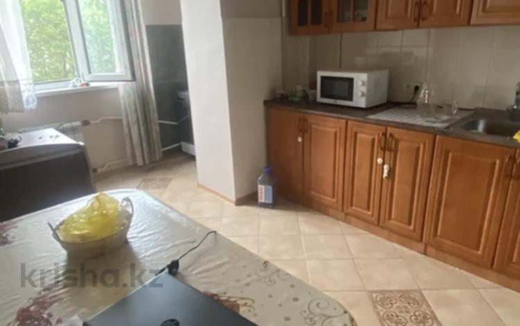 3-бөлмелі пәтер · 77 м² · 4/5 қабат, Көктем-1 ш/а., бағасы: 70 млн ₸ в Алматы, Бостандыкский р-н — фото 2