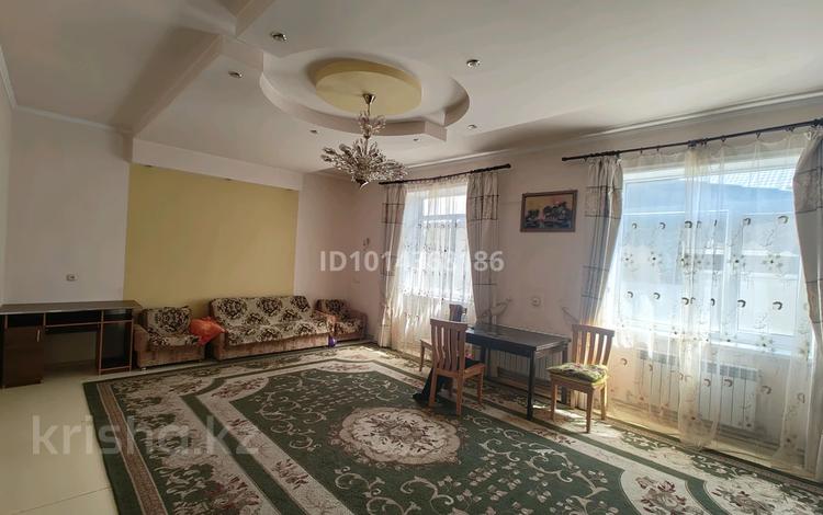 4-комнатная квартира · 140 м² · 1 этаж, 11-й микрорайон 183 — Алимбетова 183 за 220 000 ₸ в Шымкенте, Енбекшинский р-н — фото 2
