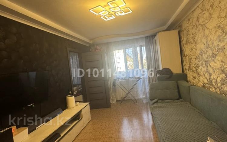 3-комнатная квартира · 48 м² · 4/5 этаж, Пришахтинск, 22й микрорайон 18 за 15 млн ₸ в Караганде, Алихана Бокейханова р-н — фото 2