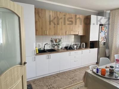 2-бөлмелі пәтер · 78 м² · 3/9 қабат, мкр Аксай-3Б 30А — Толе би, бағасы: ~ 42 млн ₸ в Алматы, Ауэзовский р-н