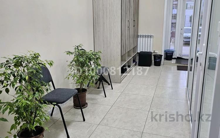 Свободное назначение, офисы, салоны красоты, фитнес и спорт, образование, кабинеты и рабочие места, студии · 106 м² за 392 200 〒 в Кокшетау — фото 2