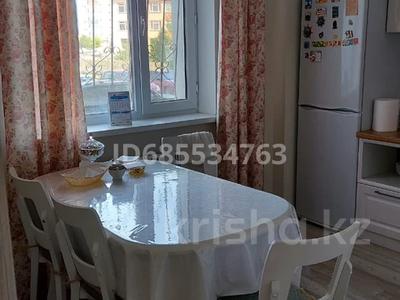 3-бөлмелі пәтер · 90 м² · 1/10 қабат, мкр Юго-Восток, Шахтёров 70 — 3 Поликлиника, Супермаркет Норма, 102 школа, бағасы: 220 000 ₸ в Караганде, Казыбек би р-н