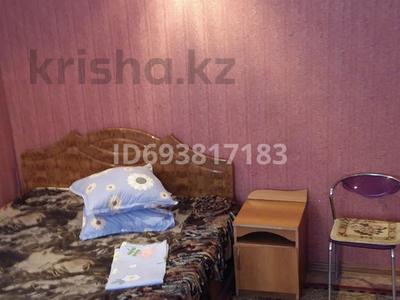 1-комнатная квартира, 35 м², 2 этаж посуточно, Назарбаева — Тд ирс за 8 000 〒 в Уральске