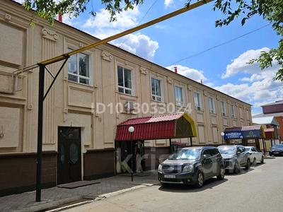 Офисы, магазины и бутики · 200 м² за 800 000 ₸ в Уральске, мкр Школьник