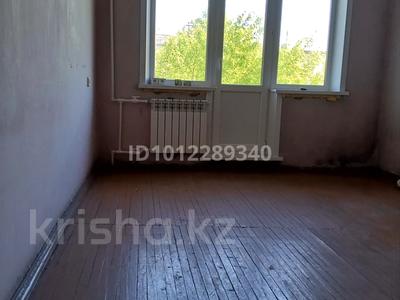1-бөлмелі пәтер · 33 м² · 3/5 қабат, 6 микрорайон — Центральный рынок, бағасы: 6 млн ₸ в Темиртау