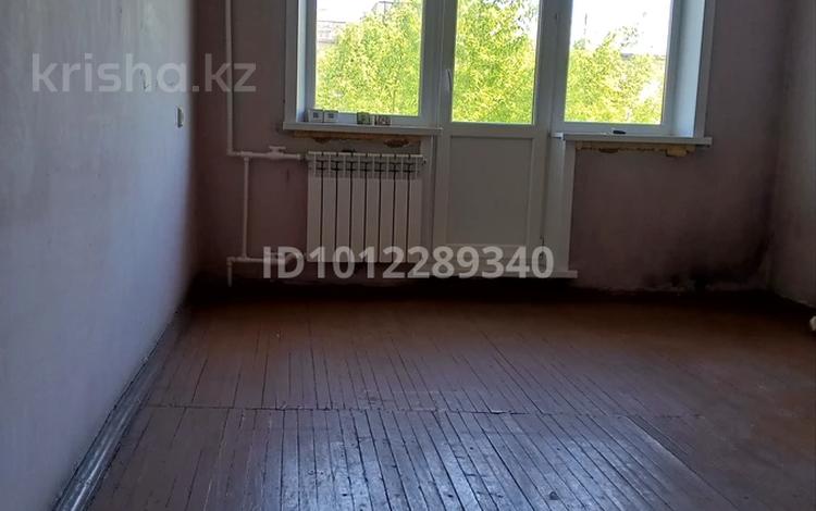 1-бөлмелі пәтер · 33 м² · 3/5 қабат, 6 микрорайон — Центральный рынок, бағасы: 6 млн ₸ в Темиртау — фото 2