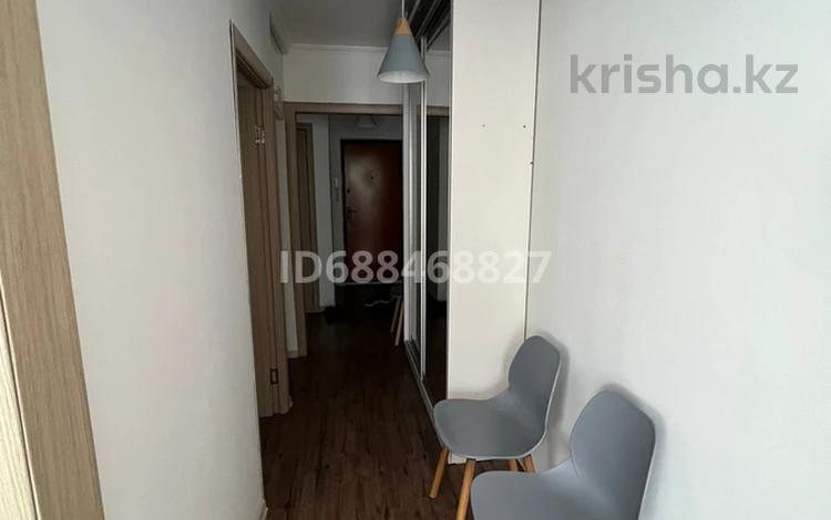 3-комнатная квартира, 54 м², 3/4 этаж помесячно, мкр №4 18