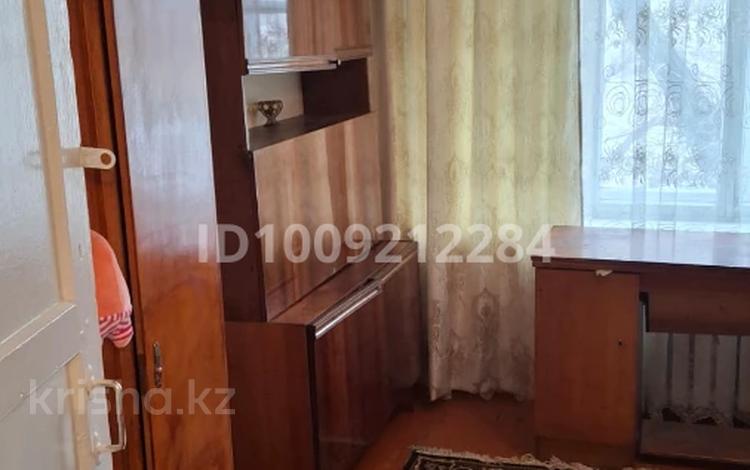 3-бөлмелі пәтер · 50 м² · 2/4 қабат, Мкр Жетысу, бағасы: 16 млн 〒 в Талдыкоргане, мкр Жетысу — фото 2