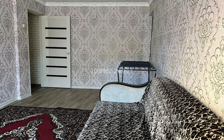 2-комнатная квартира · 45 м² · 1/5 этаж, Момышулы 60 — Яссауи за 5 000 ₸ в Кентау — фото 2