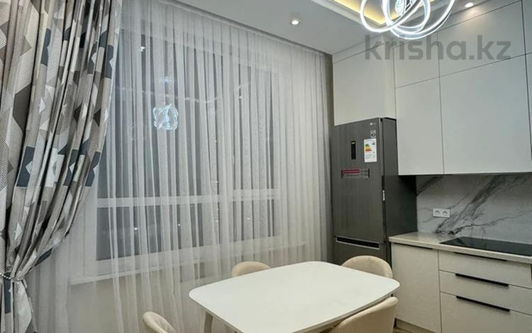 1-комнатная квартира · 45 м² · 9/12 этаж, Толе би за 300 000 ₸ в Астане, Нура р-н — фото 2