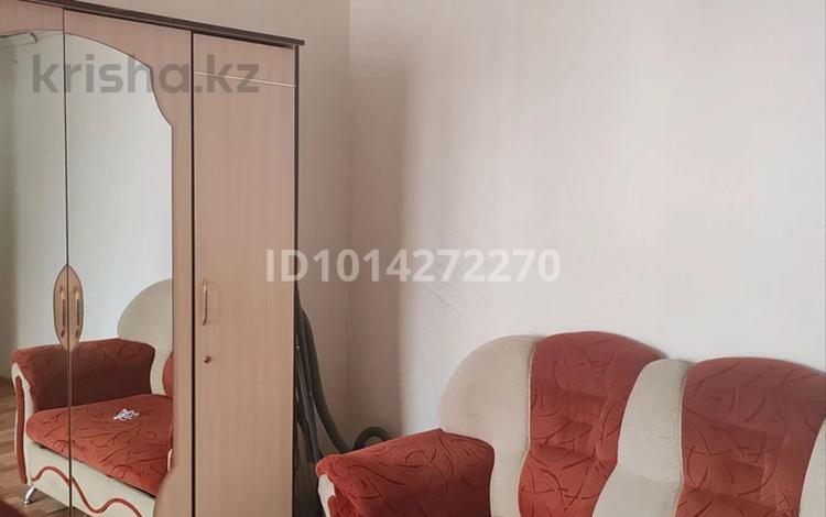 1-бөлмелі пәтер · 32 м² · 5/5 қабат, Момышулы 11, бағасы: 8 000 ₸ в Семее — фото 2