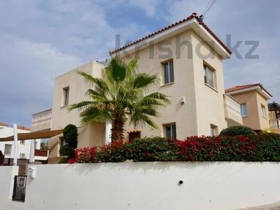Отдельный дом • 4 комнаты • 167 м² • 4 сот., Тала, Пафос за 142 млн 〒