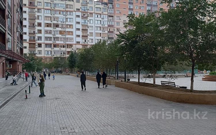 3-комнатная квартира · 101 м² · 9/14 этаж, 17-й мкр 7 за 300 000 ₸ в Актау — фото 2