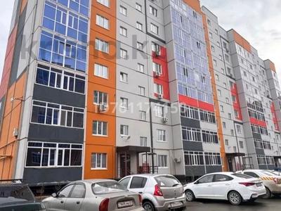 Продажа квартир в Западно-Казахстанской обл.: 3-комнатная квартира · 100 м² · 7/9 этаж, мкр Жулдыз, Самал — Находится возле спортивного комплекса Жайык арена за 38 млн 〒 3-комнатная квартира · 100 м² · 7/9 этаж, мкр Жулдыз, Самал — Находится возле спортивного комплекса Жайык арена за 38 млн 〒 в Уральске
