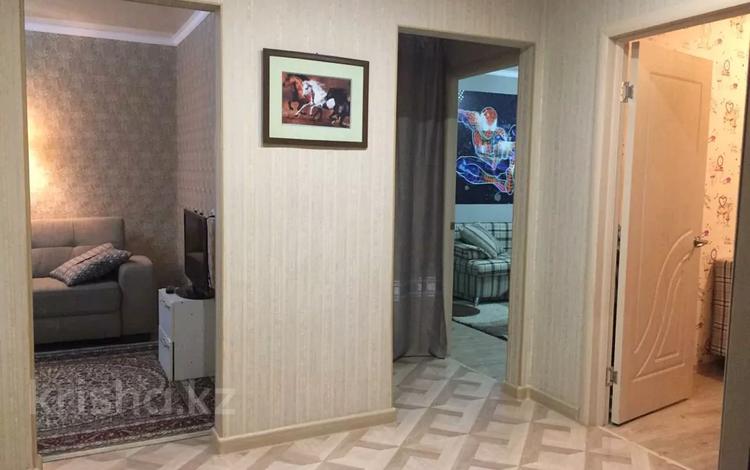 3-комнатная квартира, 61 м², 2/5 этаж помесячно, Каирбаева 80 за 200 000 〒 в Павлодаре — фото 10