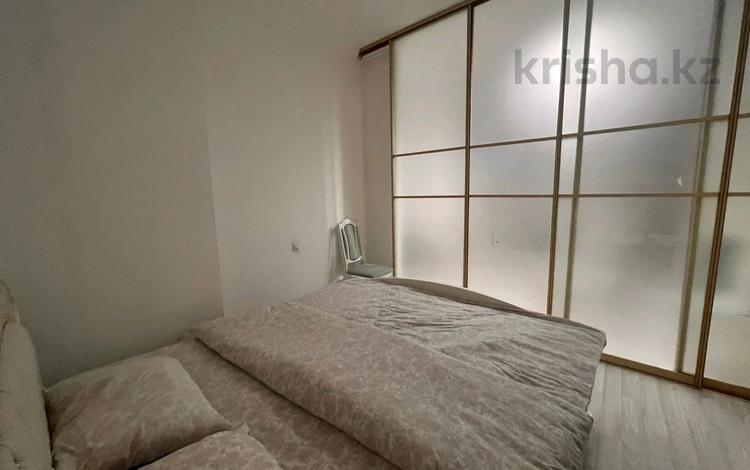 1-комнатная квартира · 35 м², Санкебай батыра 40к3 — Гипер Дина, БЦ Капитал Плаза, Кол Авто, теннисный корт, лётное училище за 10 000 ₸ в Актобе — фото 2