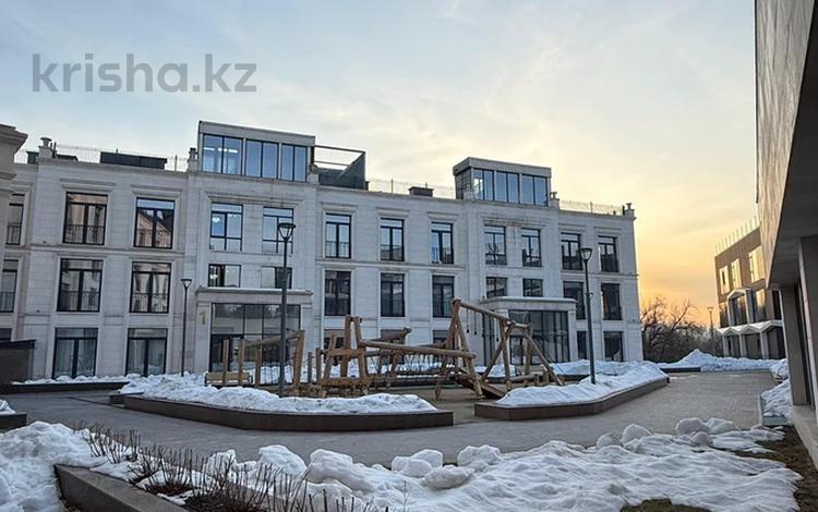 4-комнатная квартира · 264 м² · 1/3 этаж, Ондасынова 1/1 за ~ 343.6 млн 〒 в Алматы, Медеуский р-н — фото 2