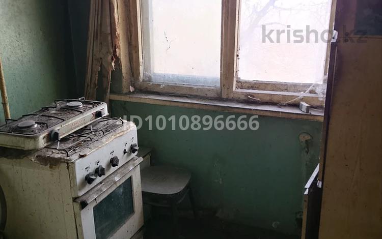 2-бөлмелі пәтер · 46 м² · 2/5 қабат, Строителей 1б — Республика, бағасы: 5 млн ₸ в Темиртау — фото 2