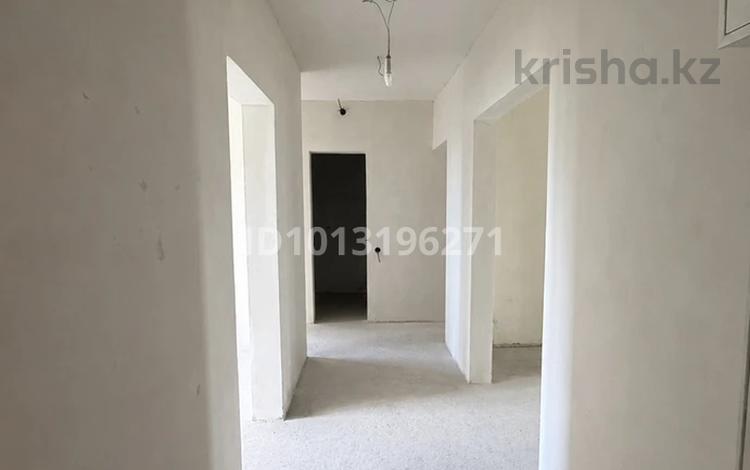 3-бөлмелі пәтер · 75.8 м² · 4/5 қабат, проспект Азаттык 77 — Пр. Азаттык - Ул. Атамбаева, бағасы: 24.5 млн ₸ в Атырау — фото 3