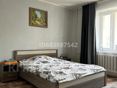 1-комнатная квартира, 42 м², 2/9 этаж посуточно, Танирбергенова 31 за 7 000 〒 в Семее