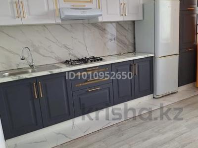 1-комнатная квартира · 48 м² · 2/5 этаж, мкр. Алтын орда — квартира с ремонтом, кирпичный дом, двор ухоженый, есть детская площадка, рядом есть школа, детсады, квартира теплая! за 20.9 млн 〒 в Актобе