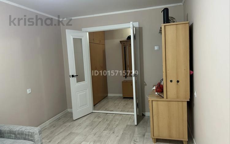 1-комнатная квартира · 38 м² · 3/4 этаж, мкр №10 7/2 за 245 000 ₸ в Алматы, Ауэзовский р-н — фото 2