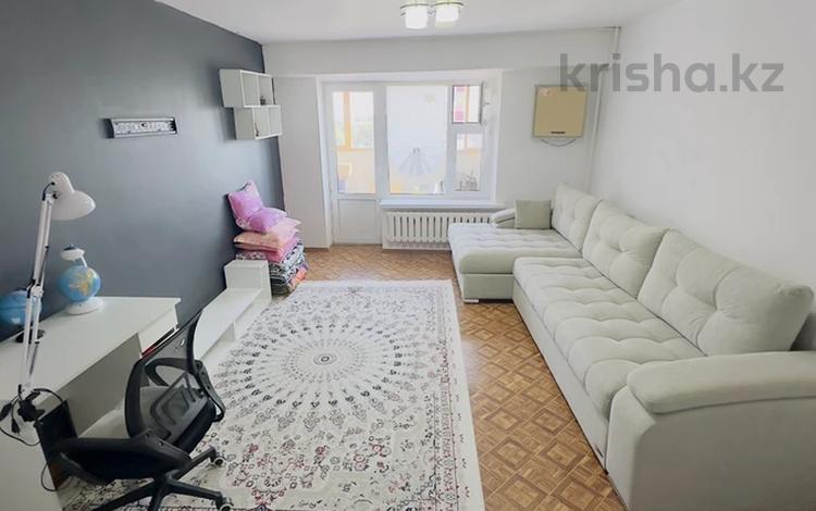 3-бөлмелі пәтер · 62.5 м² · 8/12 қабат, Проспект Абая, бағасы: 17.5 млн ₸ в Уральске — фото 2