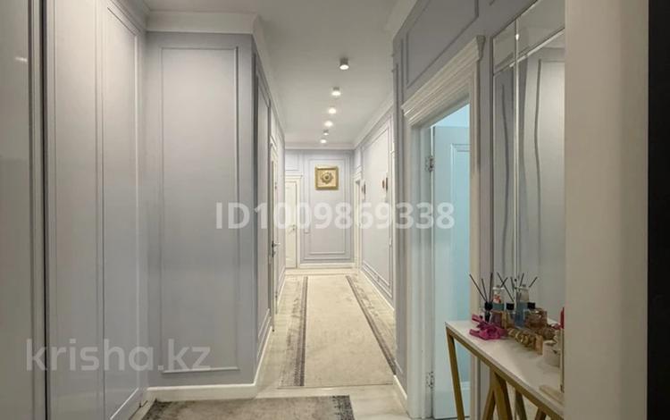 4-бөлмелі пәтер · 123.1 м² · 2/9 қабат, Кабанбай батыра 38/1, 38/2, 38/3, бағасы: 130 млн ₸ в Астане, Есильский р-н — фото 2