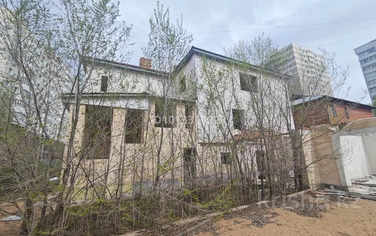 Жеке үй · 8 бөлме · 100 м² · , Челюскинцев 90, бағасы: 185 млн ₸ в Астане, Сарыарка р-н — фото 2