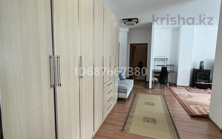 2-комнатная квартира, 86 м², 9/22 этаж помесячно, Кабанбай батыра 11