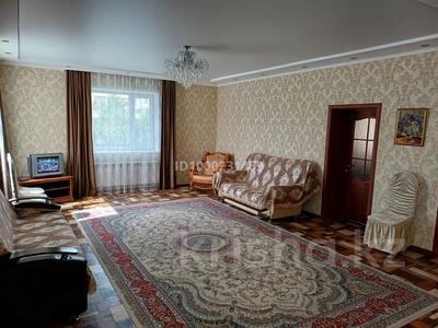 Дом · 5 комнат · 300 м², мкр Кунгей 83 — Магазин Каусар за 60 000 〒 в Караганде, Казыбек би р-н