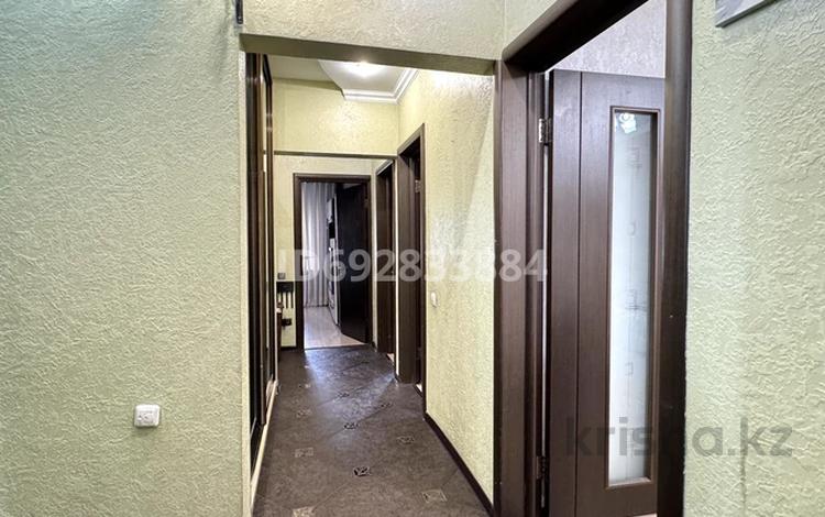 4-комнатная квартира, 87 м², 1/9 этаж, мкр Мамыр-7 18 за 72 млн 〒 в Алматы, Ауэзовский р-н — фото 11