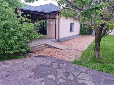 Отдельный дом • 4 комнаты • 210 м² • 8.5 сот., Макатаева 31 за ~ 70 млн 〒 в Каскелене