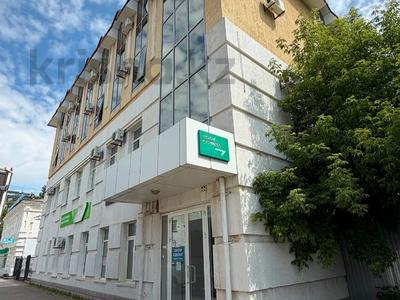 Свободное назначение, офисы, образование · 880 м² за 265 млн ₸ в Уральске