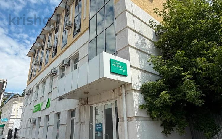 Свободное назначение, офисы, образование · 880 м² за 265 млн ₸ в Уральске — фото 14