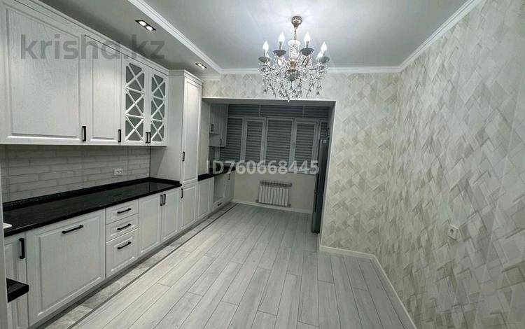 3-бөлмелі пәтер · 97.5 м² · 3/6 қабат, 35-мкр 24 — Мед.колледж, бағасы: 29.7 млн ₸ в Актау — фото 2