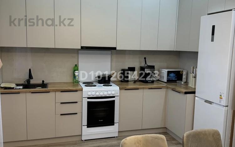 3-комнатная квартира · 102 м² · 5/12 этаж, Кабанбай батыр 63 за 450 000 ₸ в Астане, Есильский р-н — фото 2