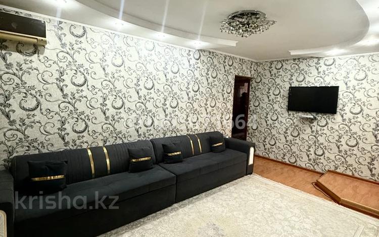 3-комнатная квартира · 60 м² · 2/5 этаж, Жангелдина 10 за 22 млн 〒 в Шымкенте, Аль-Фарабийский р-н — фото 2