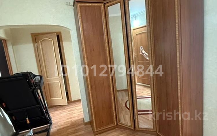3-комнатная квартира · 65 м² · 3/9 этаж, мкр Юго-Восток, мкр Гульдер 2 13 за 29.5 млн ₸ в Караганде, Казыбек би р-н — фото 2
