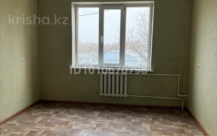 3-бөлмелі пәтер · 61.1 м² · 5/5 қабат, мкр Аса 40 — Возле Кайкармет базара, бағасы: 90 000 ₸ в Таразе — фото 2