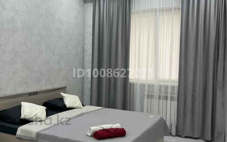 1-комнатная квартира · 48 м² · 7/7 этаж, 19-й мкр 10/1 за 10 000 ₸ в Актау — фото 2