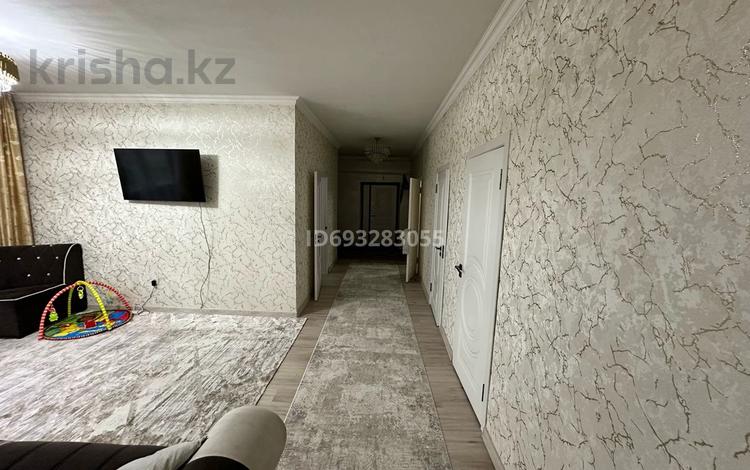 Отдельный дом • 9 комнат • 300 м² • 8 сот., Аскара Сулейманова 12 за 50 млн 〒 в Туздыбастау (Калинино) — фото 2