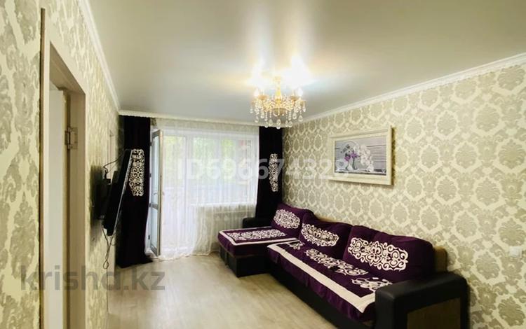4-комнатная квартира · 62 м² · 3/5 этаж, Пришахтинск, 22й микрорайон 6 за 22 млн ₸ в Караганде, Алихана Бокейханова р-н — фото 2