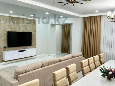 4-комнатная квартира · 170 м² · 4/10 этаж, мкр. Алтын орда, Алии Молдагуловой за 79.6 млн ₸ в Актобе